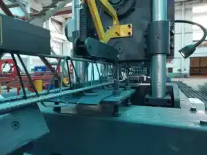 מכונת ריתוך אוטומטית למסבכי ברזל (Rebar truss)
